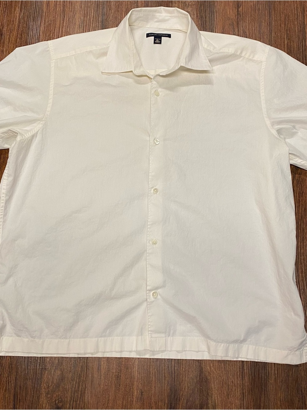 Banana Republic Men's Cream Dress Shirt - Classic Button-Up